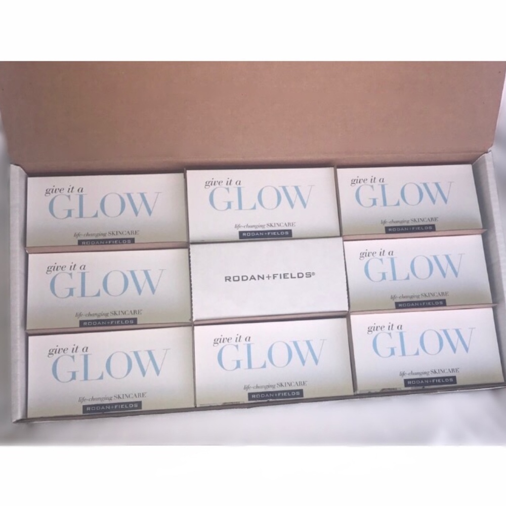RODAN + FIELDS REDEFINE Give It A Glow Packets